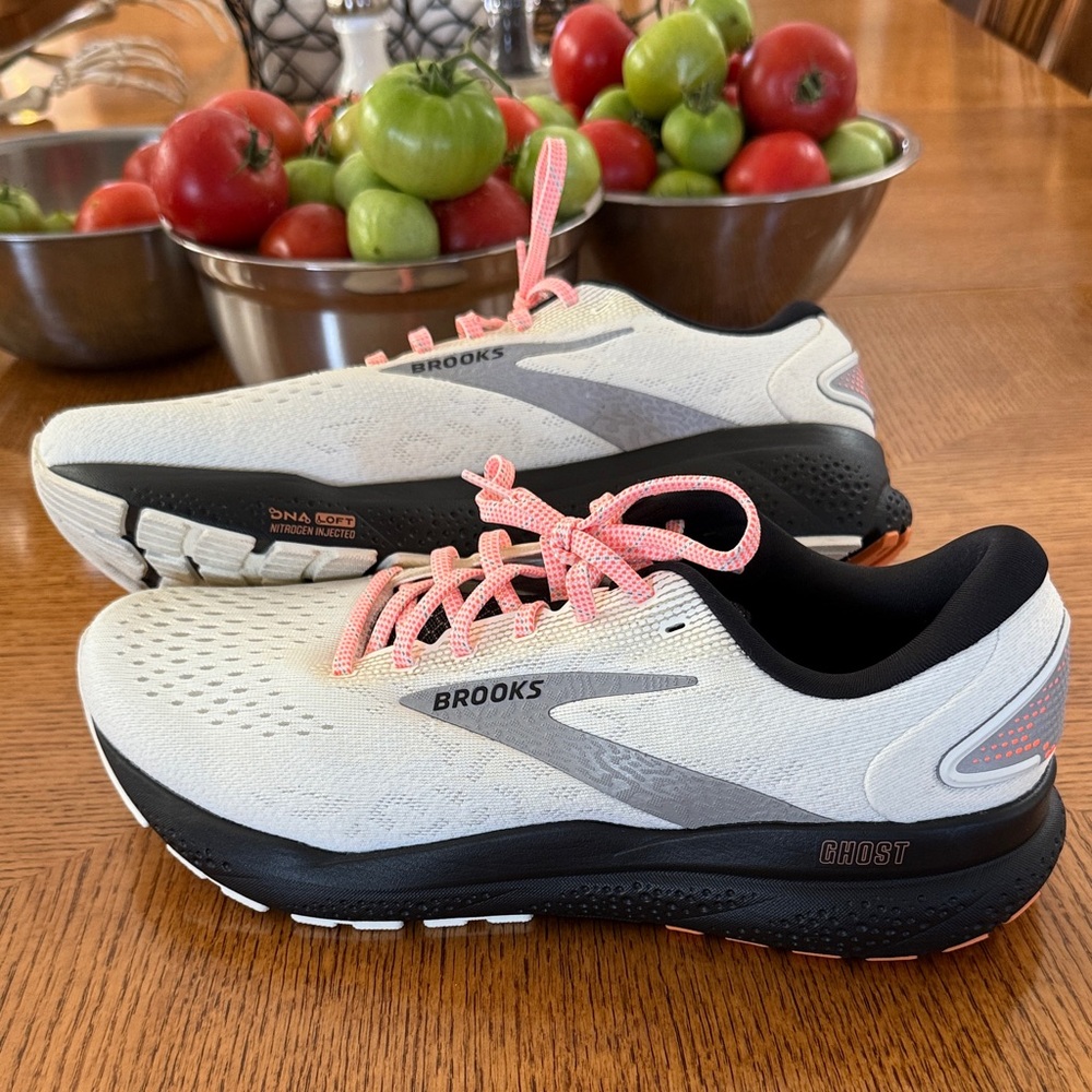 Brooks Women's Athletic Shoes - White and Pink